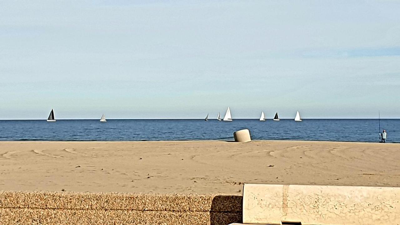 Studio Cozy En Bord De Plage Avec Vue Mer Et Wifi Canet-en-Roussillon Exteriér fotografie